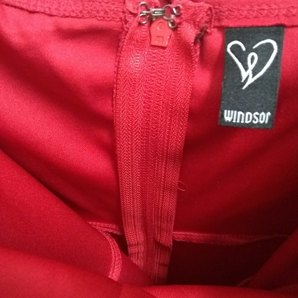 One Shoulder Ruffle Gown/Dress! - Picture 4 of 5